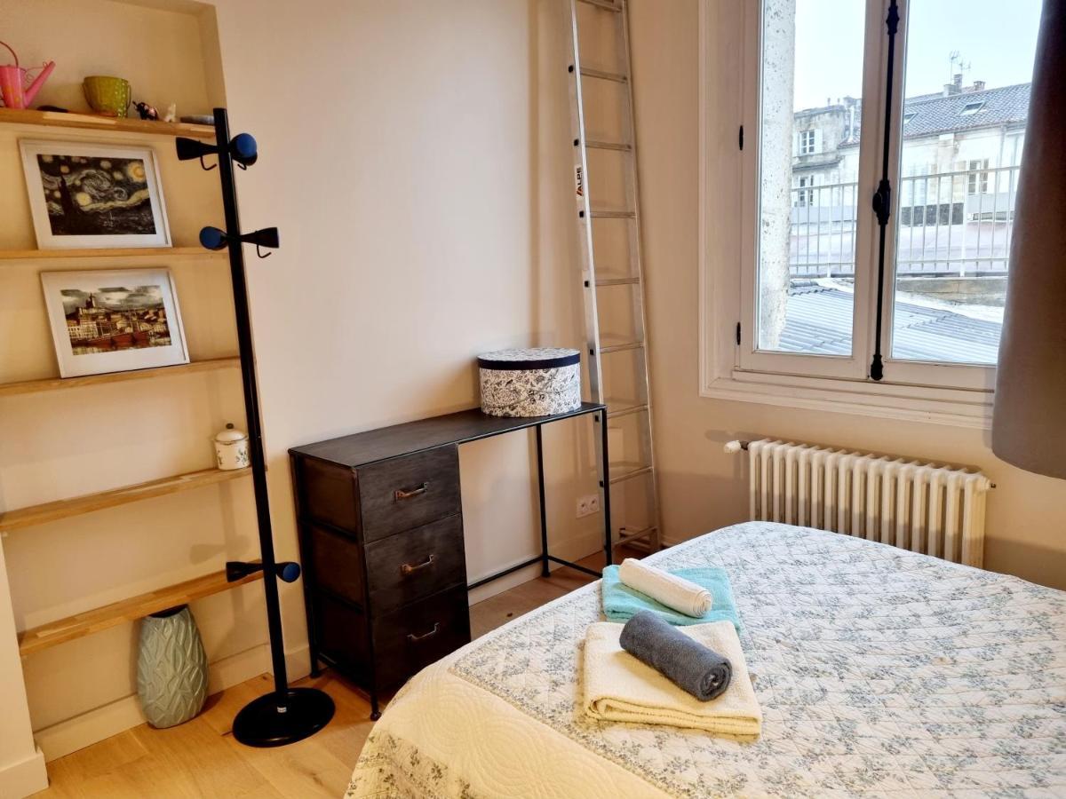Face A L'Hotel De Ville Grand Et Lumineux Appartement Angouleme Exterior photo