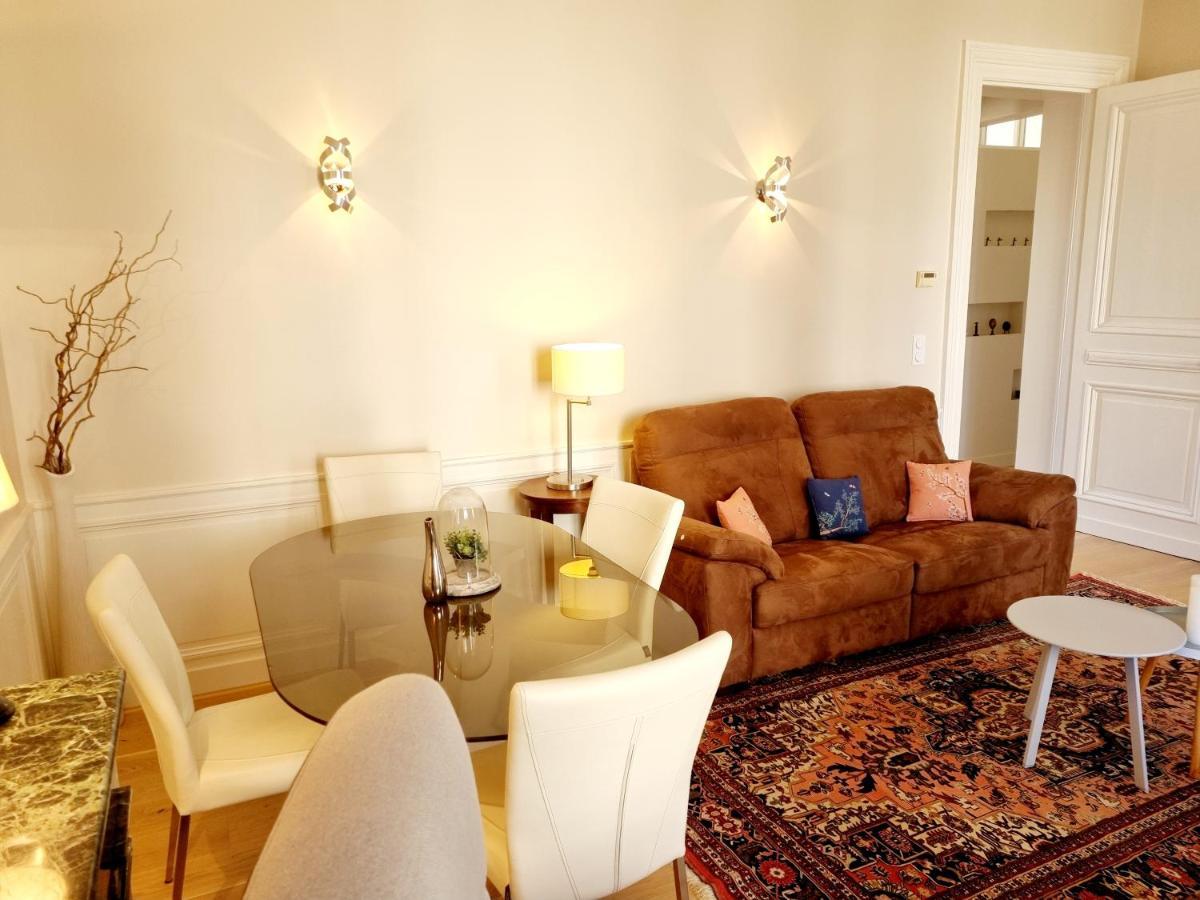 Face A L'Hotel De Ville Grand Et Lumineux Appartement Angouleme Exterior photo