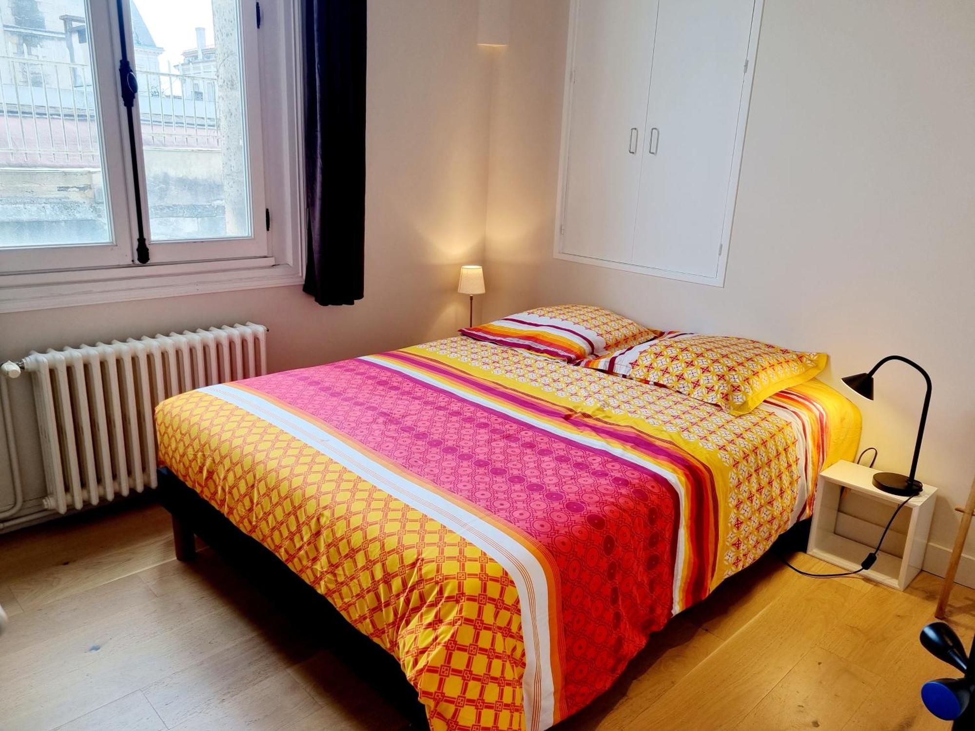 Face A L'Hotel De Ville Grand Et Lumineux Appartement Angouleme Room photo